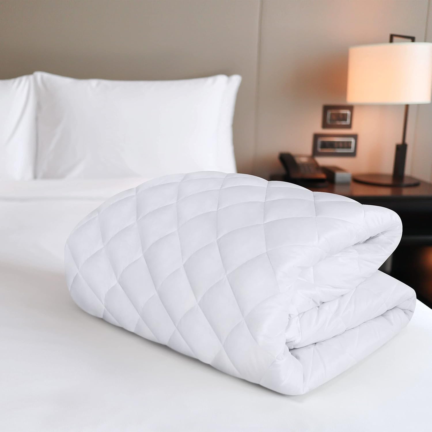 Utopia Bedding Quilted Fitted Mattress Pad, Elastic Fitted Mattress Topper Protector and Cover with Deep Pocket Stretches up to 16 Inches, Machine Washable
